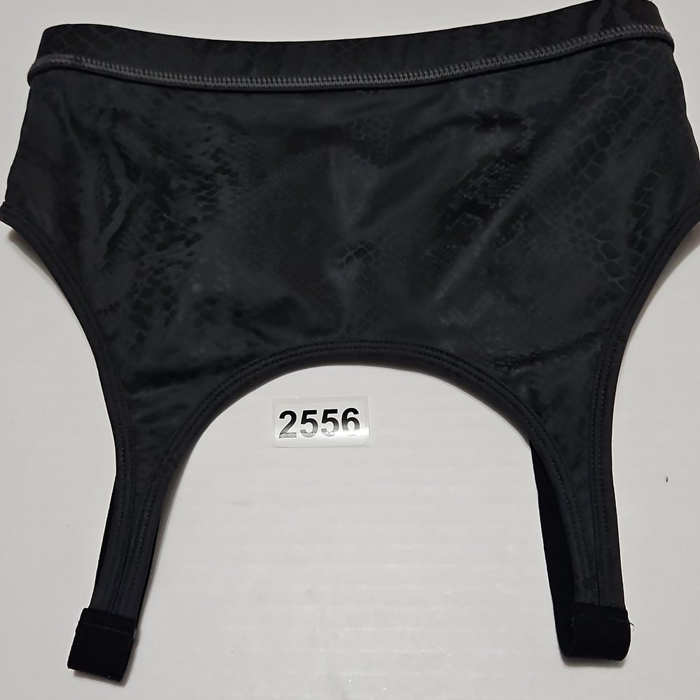 Mono B Black Sports Bra with Subtle Print Size S - Picture 7 of 7
